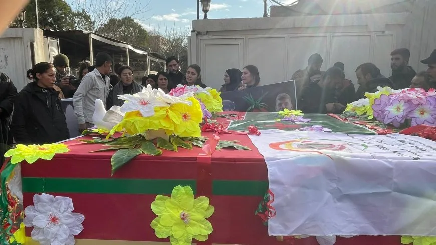 La ceremonia de los mártires Jihan, Nazim, Afzm, Diyar y Loqman comienza