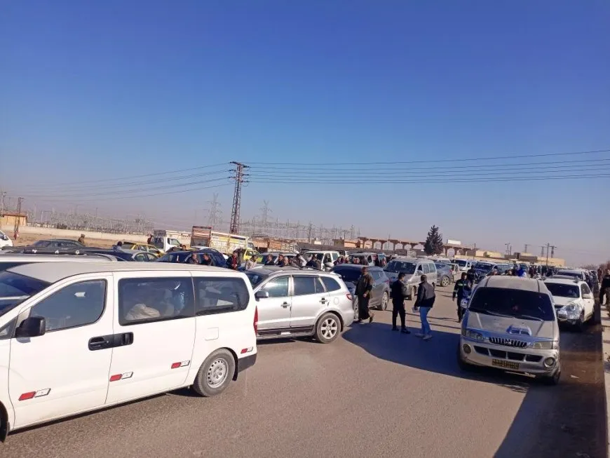 La gente de Raqqa, Tabqa y Deir ez-Zor participa en el turno en la presa de Tishreen