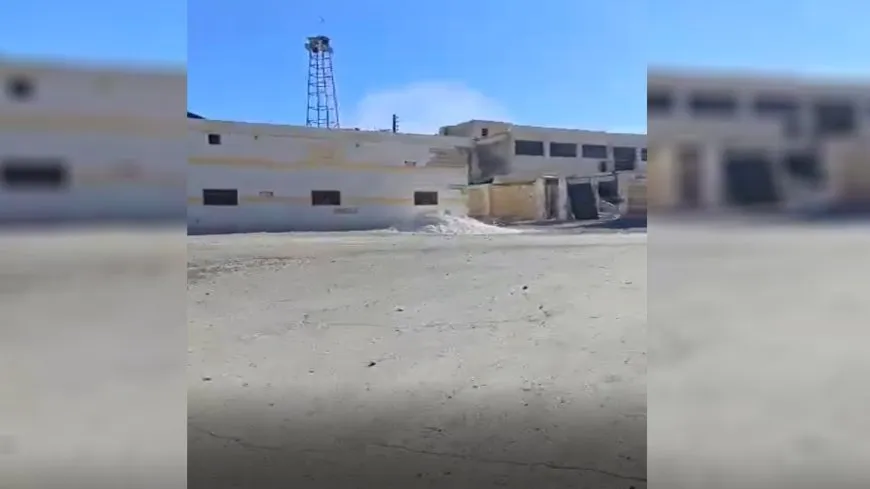 Aviones de guerra turcos destruyen una escuela en la aldea de Ja’dda