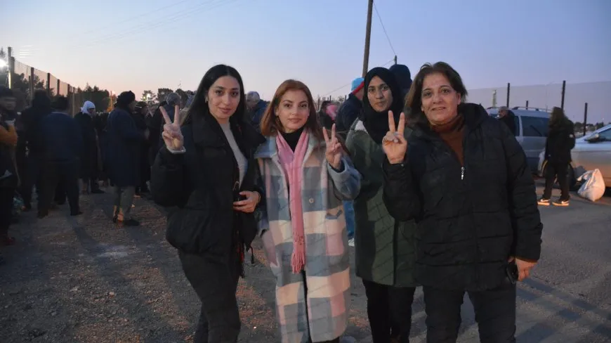 Cientos de civiles Al-Jazira Canton se dirigen a la presa de Tishreen