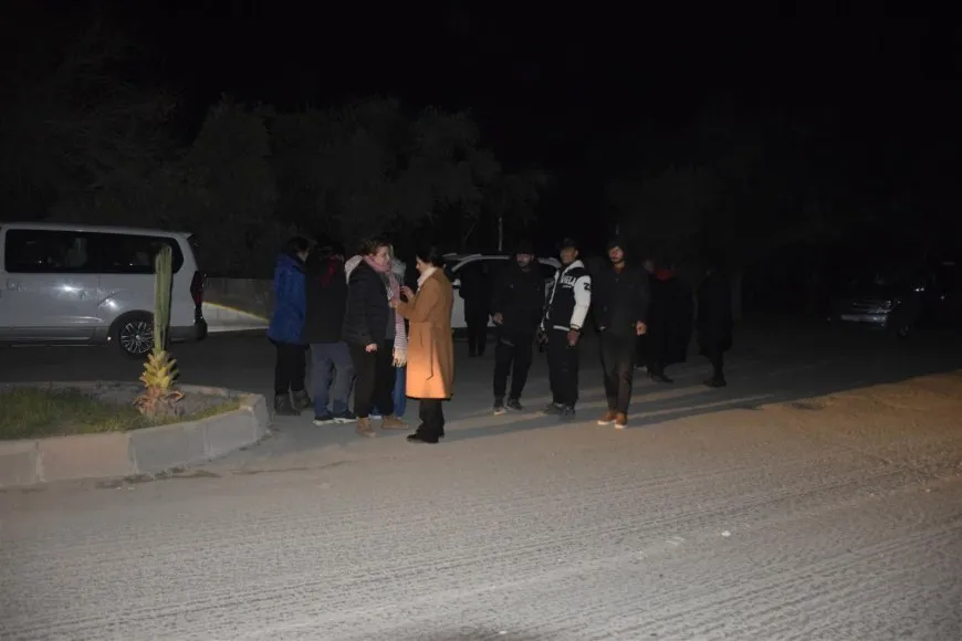 Cientos de civiles Al-Jazira Canton se dirigen a la presa de Tishreen