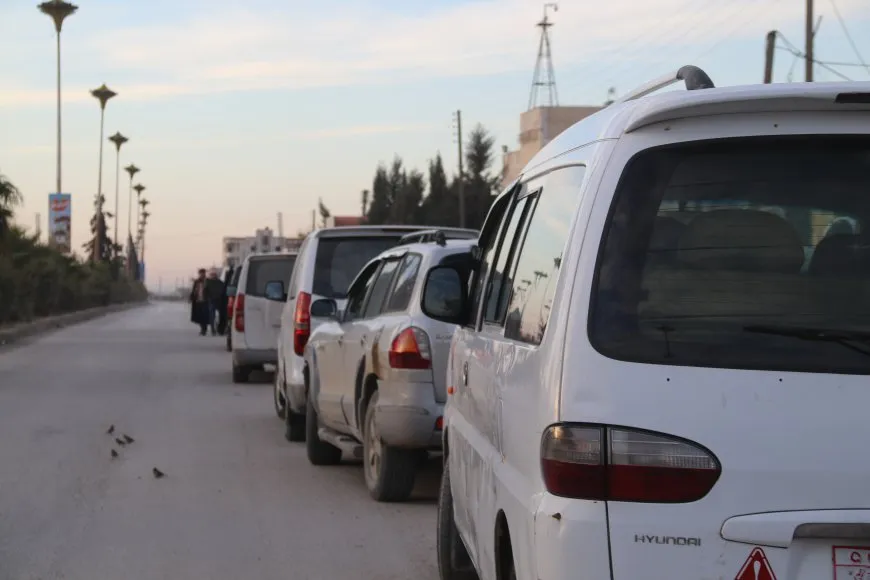 El segundo convoy de las ciudades de Jazera Cantón se dirige a la presa de Tishrin