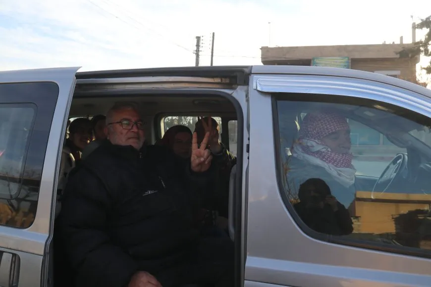 El segundo convoy de las ciudades de Jazera Cantón se dirige a la presa de Tishrin