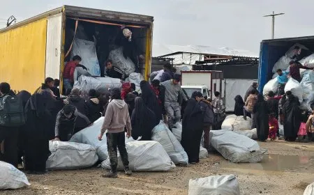 Un nuevo grupo de iraquíes abandona el campamento de Al-Hol