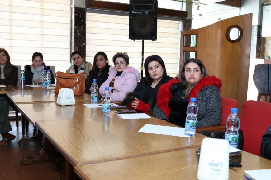 Las mujeres sirias confirman sus esfuerzos para asegurar su presencia en la nueva Siria