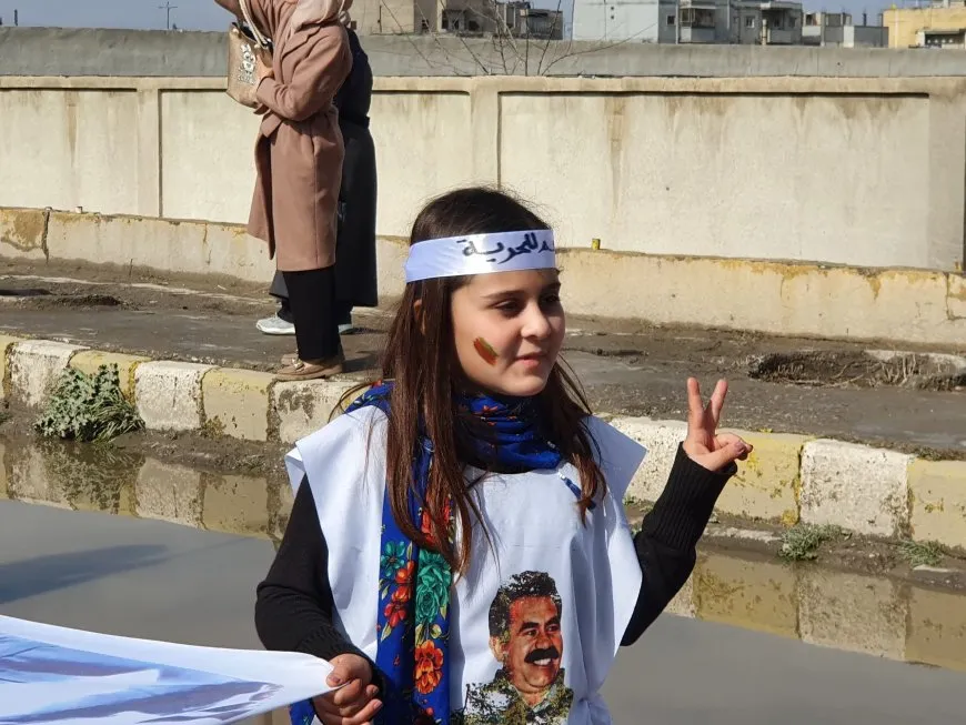 Miles de mujeres marchan en apoyo al líder Abdullah Ocalan