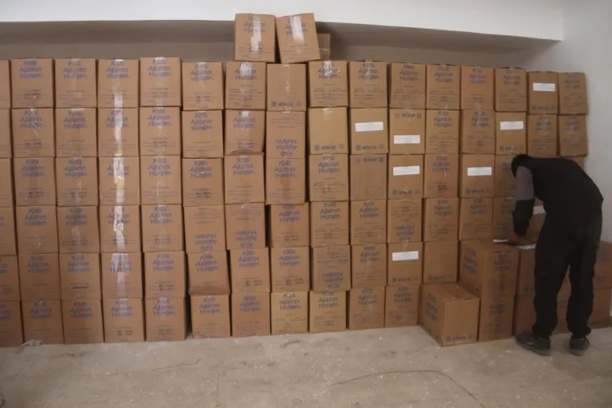 Distribuyen ayuda humanitaria a desplazados de Afrin y Shahba