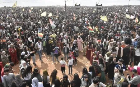 Un símbolo de unidad entre los pueblos en la celebración de Newroz en Alepo