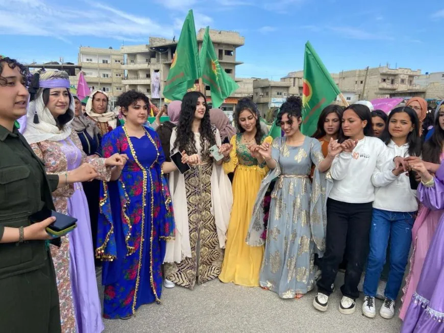 Comienzan las celebraciones del 8 de marzo en el norte y el este de Siria, y en Alepo