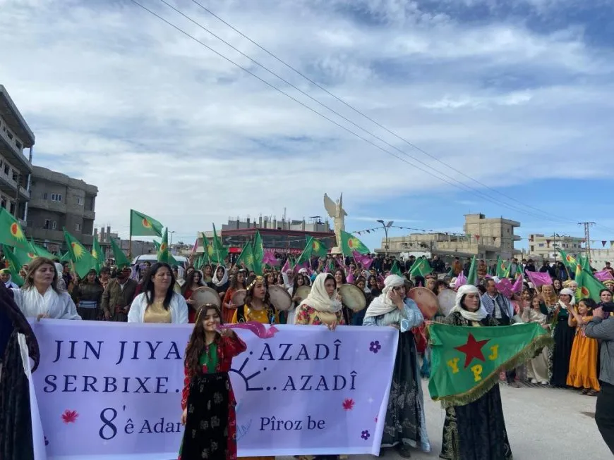 Comienzan las celebraciones del 8 de marzo en el norte y el este de Siria, y en Alepo