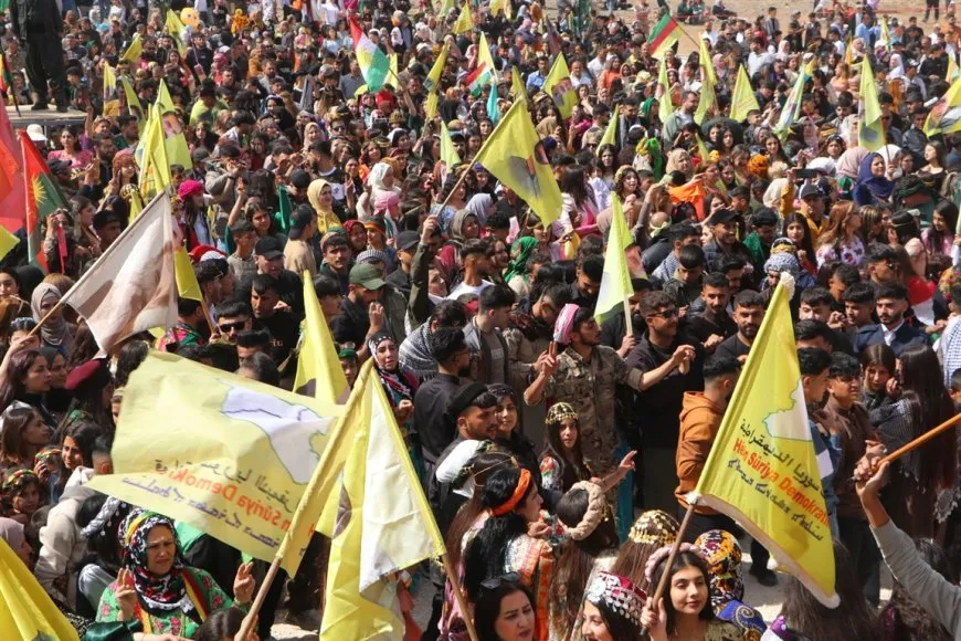 Newroz 2025: La llama de la libertad se enciende en el noreste de Siria y Alepo