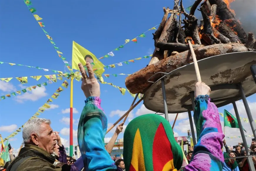 Newroz 2025: La llama de la libertad se enciende en el noreste de Siria y Alepo