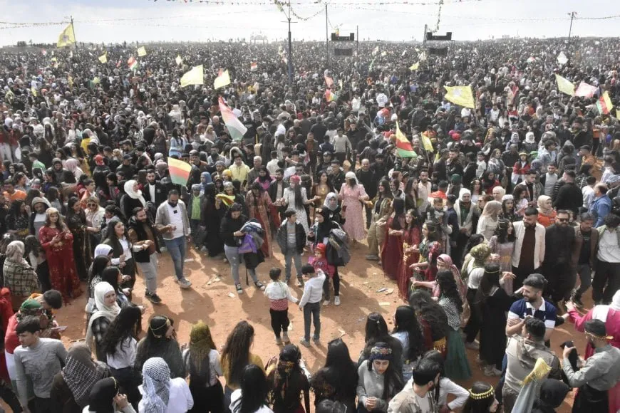 Un símbolo de unidad entre los pueblos en la celebración de Newroz en Alepo