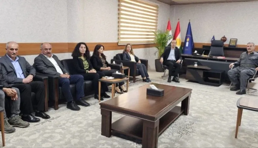 Una delegación del partido DEM y del DBP se reúne con el Movimiento Gorran