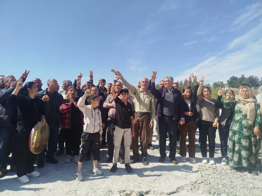 Las protestas de los residentes del noreste de Siria protegen la presa de Tishreen de los ataques de la ocupación