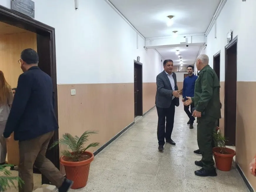 Delegación del Partido DEM visita la sede de la Administración Autónoma