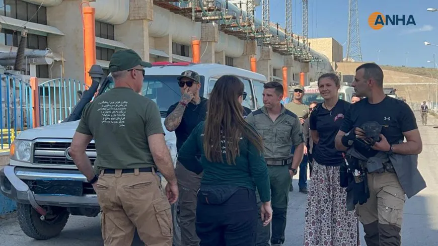 Una delegación de Free Burma Rangers llega a la presa de Tishrin