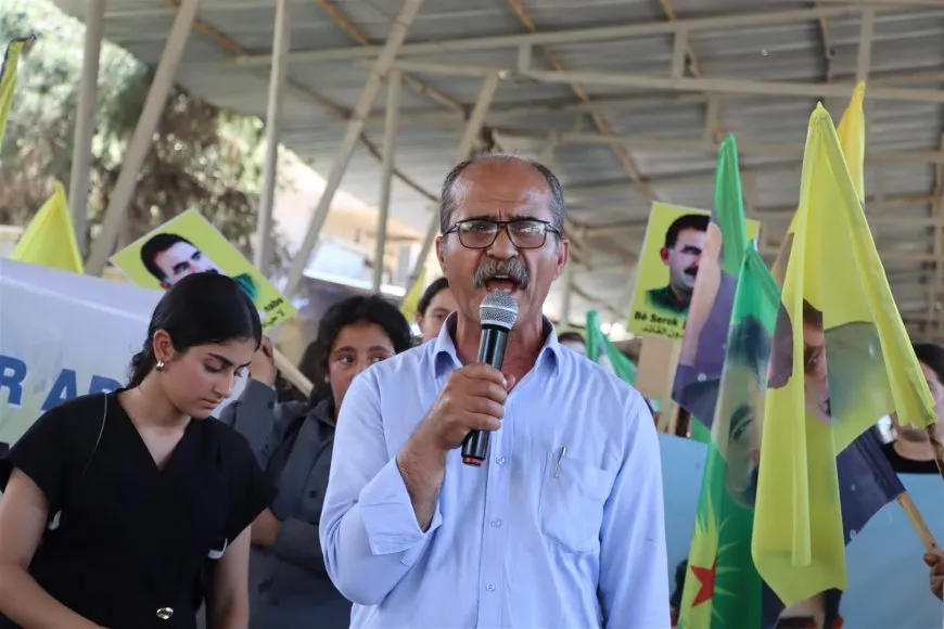 Manifestantes en Derik exigen la libertad del líder Ocalan