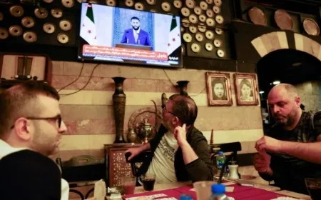 Ex embajador estadounidense provoca debate sobre Al-Sharaa
