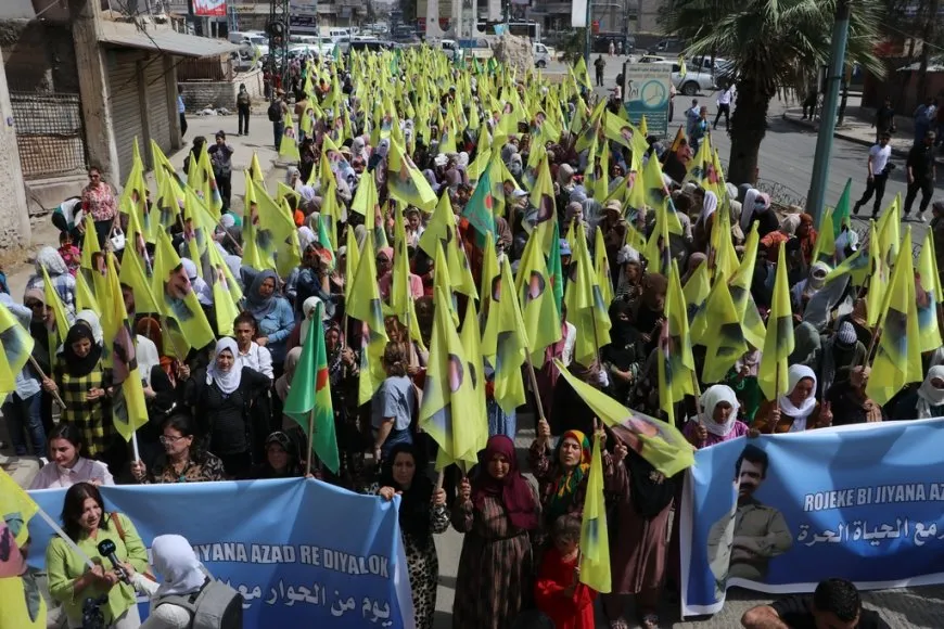 Marcha en Hasaka: no puede haber paz sin la libertad física del líder Abdullah Ocalan