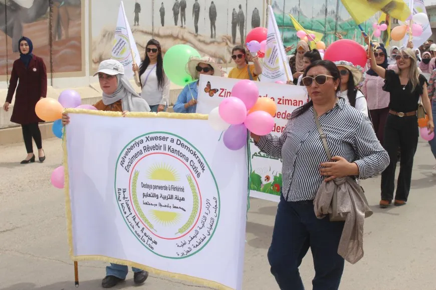 Manifestaciones masivas para celebrar el Día de la Lengua Kurda