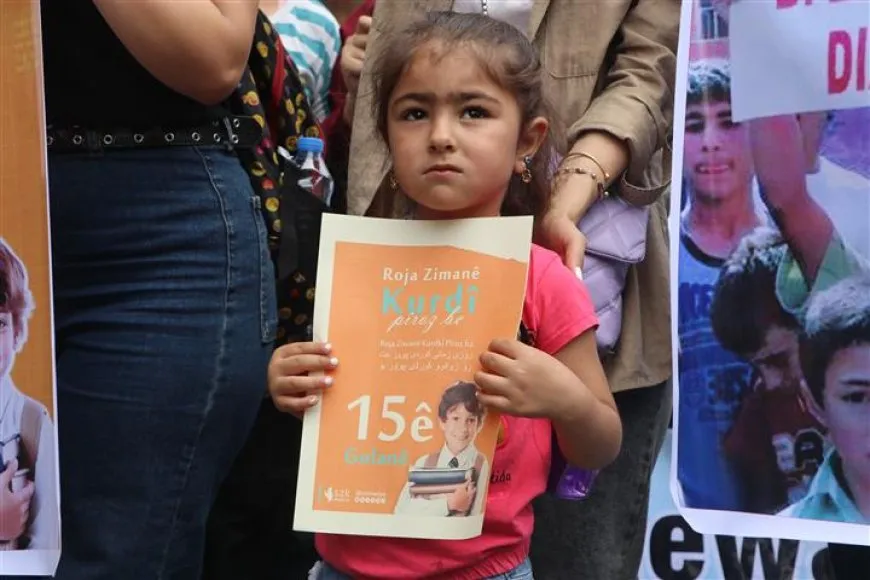 Manifestaciones masivas para celebrar el Día de la Lengua Kurda