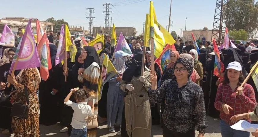 Los habitantes de Deir ez-Zor exigen la liberación del líder Apo