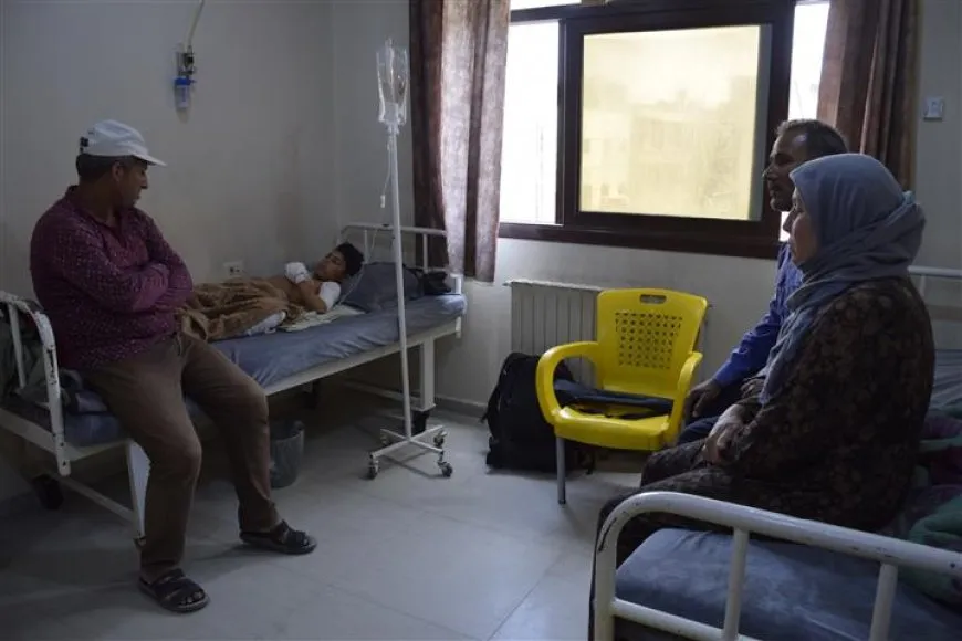 El estado de salud de dos niños heridos en Tal Tamr es estable; los padres llaman a concienciar sobre el peligro de las minas y los explosivos sin detonar