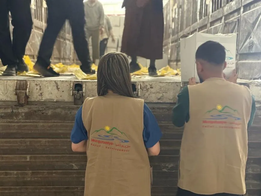 Envían 1500 canastas de alimentos desde el noreste de Siria a las zonas costeras afectadas
