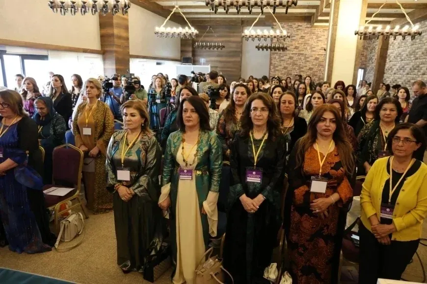 La primera conferencia de mujeres parlamentarias kurdas comienza en norte de Kurdistán