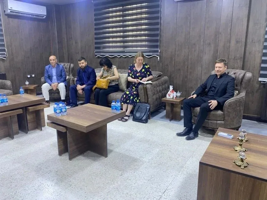 Una delegación europea visita Kobanê