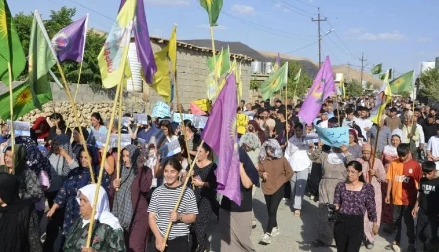 Los residentes de Makhmur se rebelan contra el asedio y el arresto de sus representantes