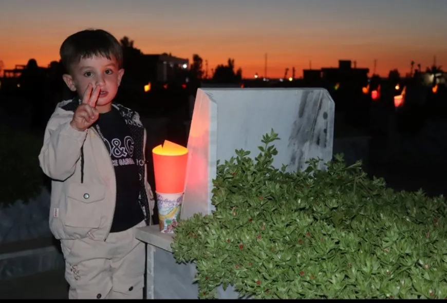 Los habitantes del noreste de Siria rinden homenaje a los mártires en vísperas de la celebración de Eid al-Adha