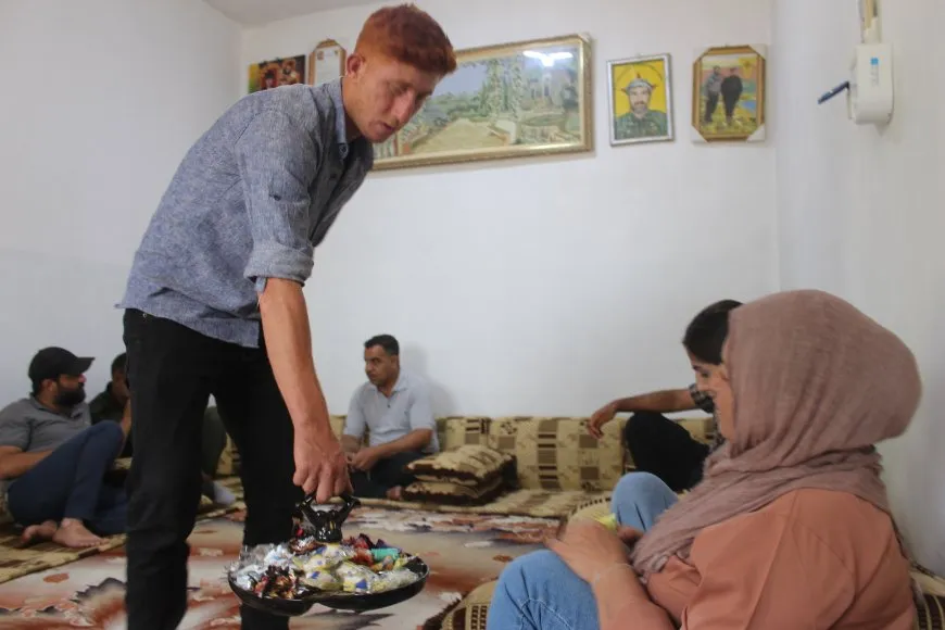 Visitas a familias de mártires y desplazados en el segundo día del Eid al-Adha