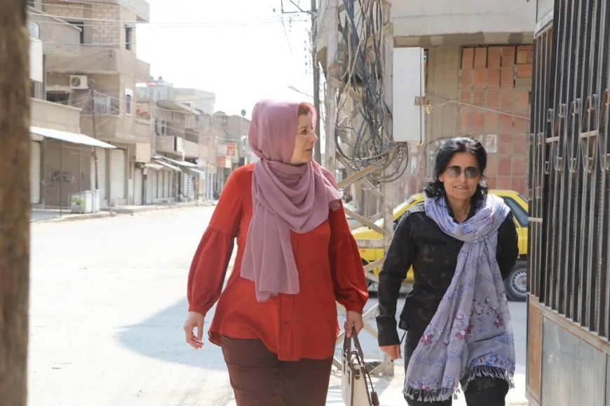 Visitas a familias de mártires y desplazados en el segundo día del Eid al-Adha