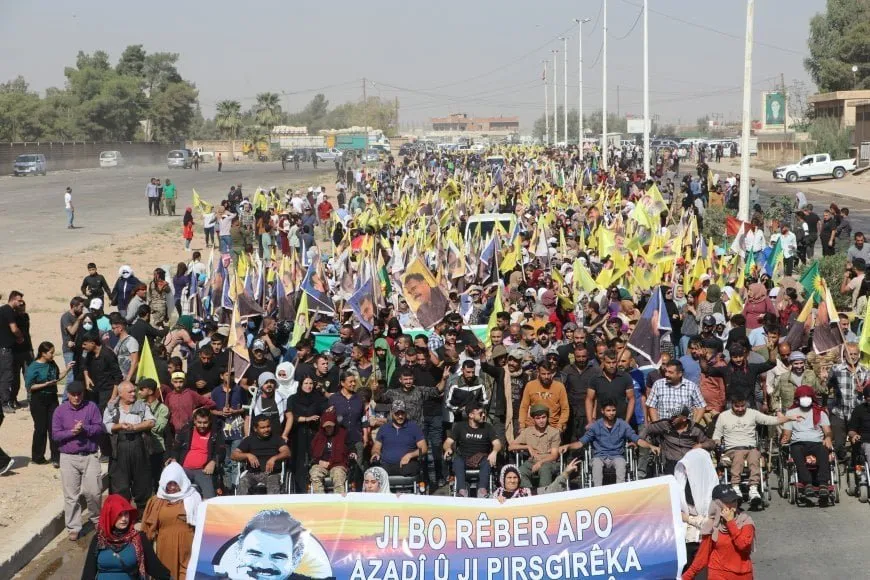 Los residentes de Tal Tamer anuncian su apoyo a la campaña "Quiero ver al líder Abdullah Ocalan"