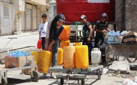 El corte de agua de Turquía hace que los niños de Hasaka tengan sed