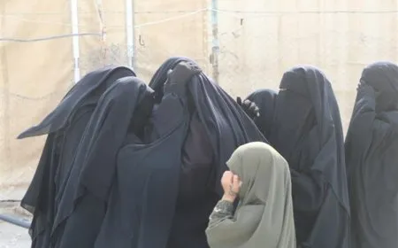 El campamento de Al-Hol facilita el retorno voluntario de 127 desplazados a Raqqa, Alepo e Idlib