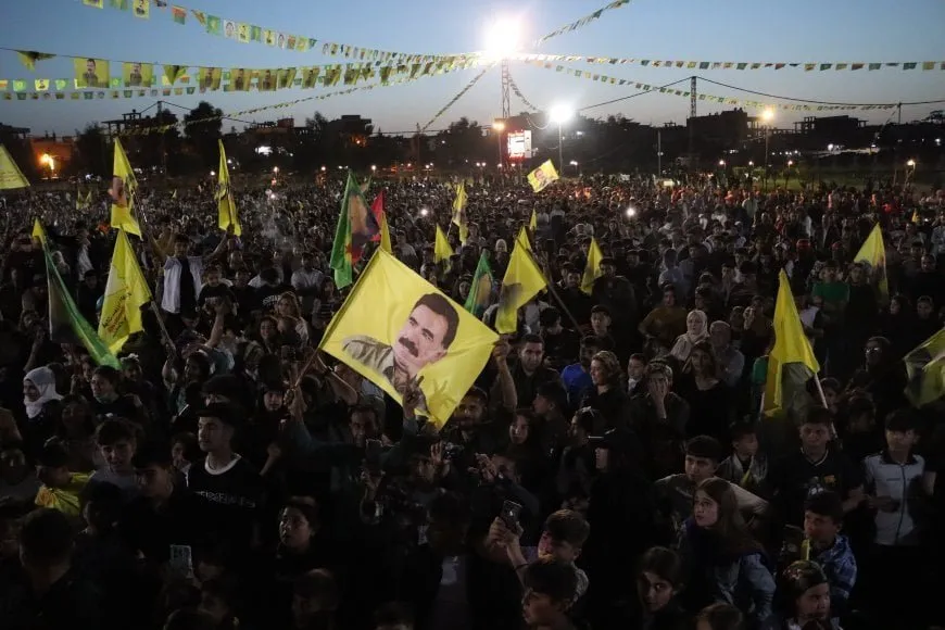Los residentes de Amuda exigen reunirse con el líder Abdullah Ocalan
