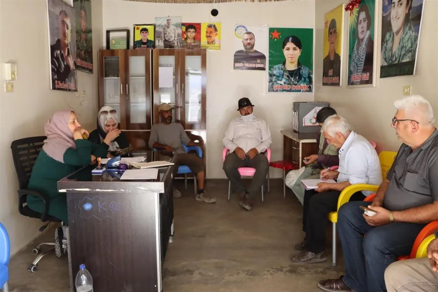 Empleados de la Administración Autónoma visitaron hoy los barrios