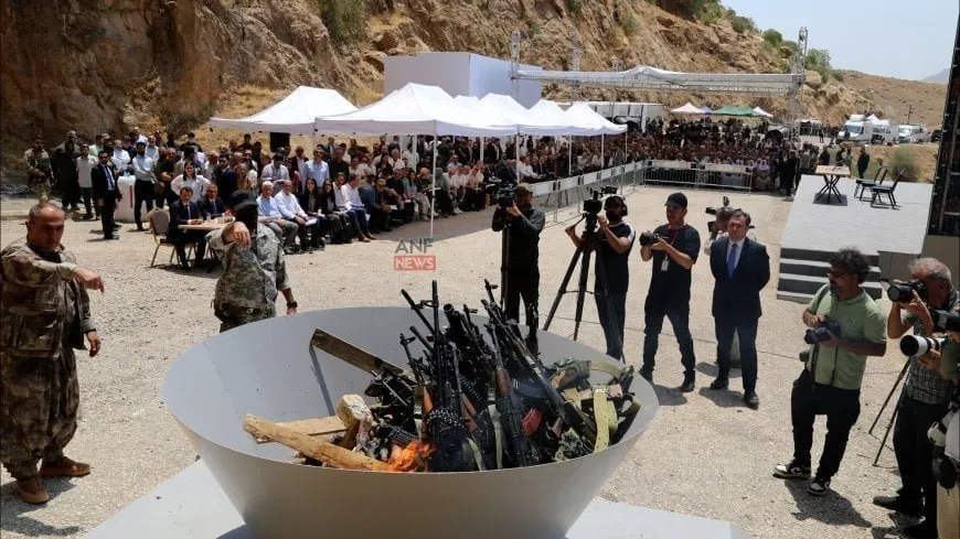 Las armas destruidas por combatientes del movimiento de liberación kurdo serán conservadas en la cueva de Jasna