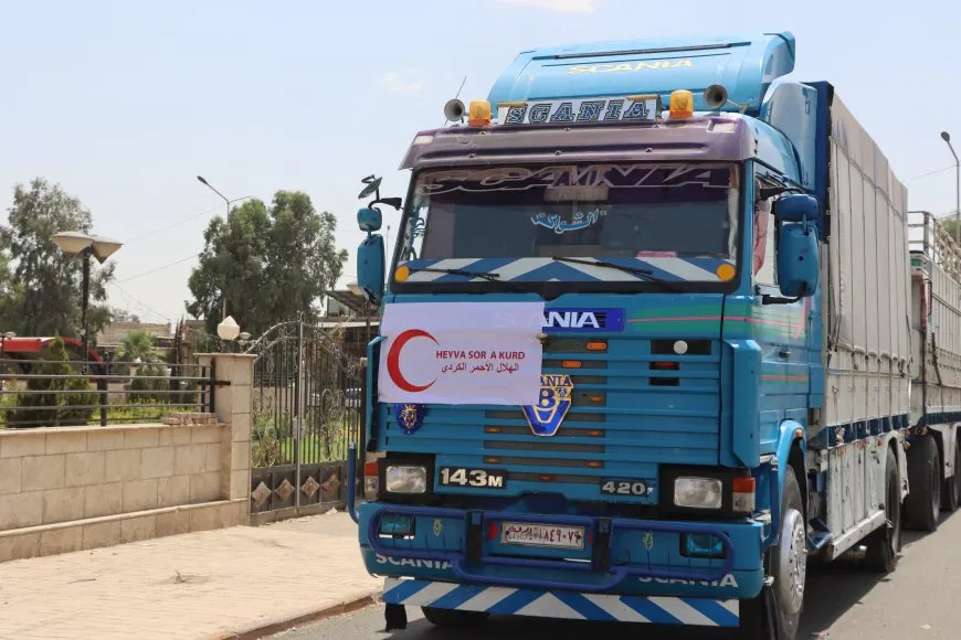 La Media Luna Roja Kurda envía otro convoy humanitario a la costa siria