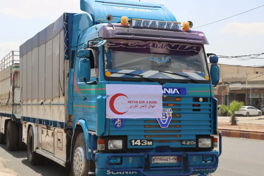 La Media Luna Roja Kurda envía otro convoy humanitario a la costa siria