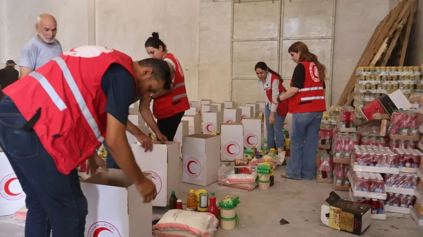 La Media Luna Roja Kurda envía otro convoy humanitario a la costa siria