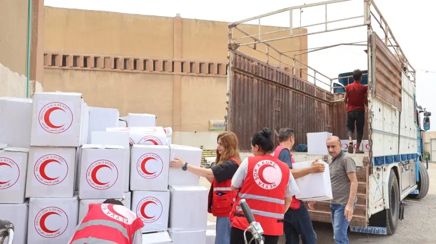 La Media Luna Roja Kurda envía otro convoy humanitario a la costa siria