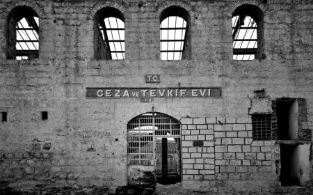 Turquía confisca la carta de una prisionera en la que se menciona “Rojava” y la somete a torturas