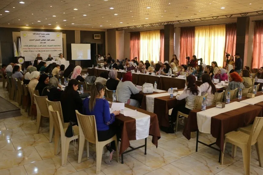 Las mujeres de Tabqa piden la consolidación de la paz como camino para construir una Siria libre y democrática