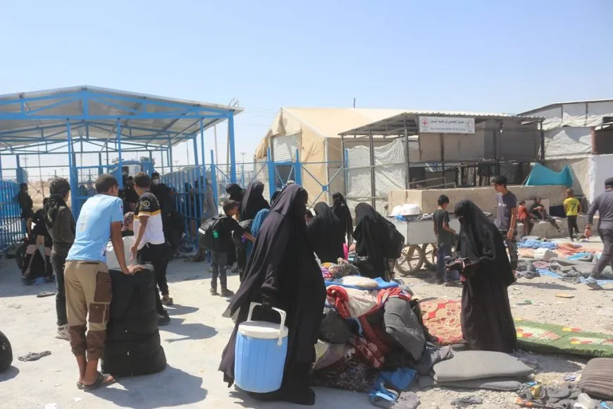 Más de 850 iraquíes abandonan el campamento de al-Hol y regresan a Irak