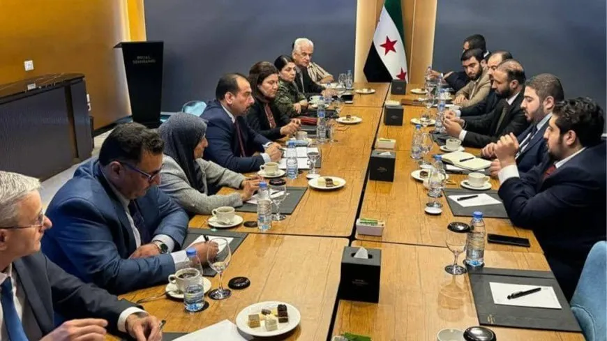 Las negociaciones entre el norte y el este de Siria y el gobierno de Damasco están estancadas debido a la presión externa