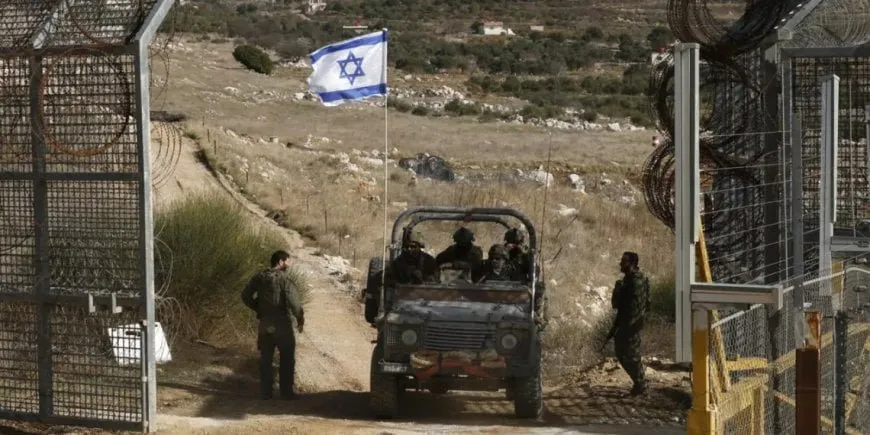 La fuerza israelí avanza hacia la aldea en la campiña de Quneitra